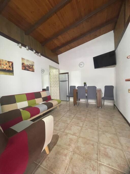 Philip & Vivian'S House Villa Vinglafia Exterior photo